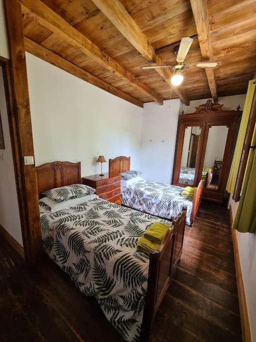 The Walnut Tree. Apartamento Saint-Aulaye-Puymangou Exterior foto